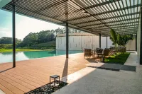 Serene  Jade  Hotel - Rooftop Pools