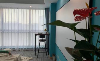 Weijian Hotel (Honggutan Wanda Branch)