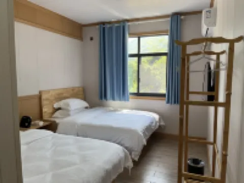 Yizhang Yunfeng・Brook|Shanshuijian Linxi Banshan Homestay