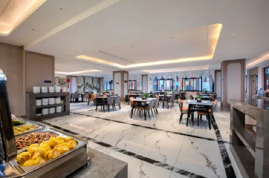 Vienna Hotel(Maitre Lake spring Township hot spring shop)