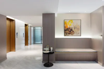 ホーム イン派柏·雲ホテル（成都龍泉驛師大現代ガーデン） 四川師範大学成龍キャンパス図書館周辺のホテル