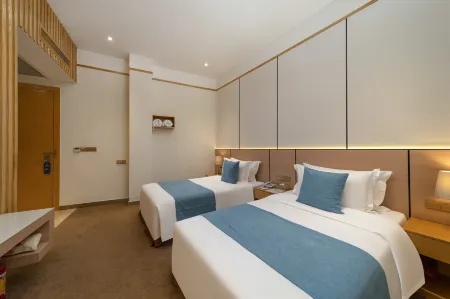 Zhanjiang Jinfu Auto Theme Hotel (Jinshawan Guanhai Long Corridor)