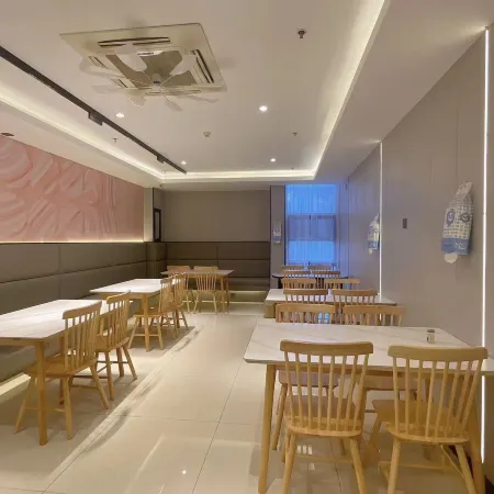 MAXACCOM Future Smart Choice Hotel (Jiashan Wanlian City)