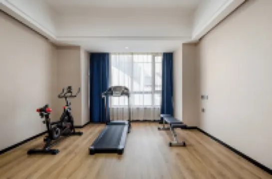 โรงแรมอีชาร์ม (สถานีรถไฟความเร็วสูง กุ้ยกัง หวู่เยว่พลาซ่า)