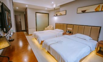 Zhenxiong Phoenix Business Hotel