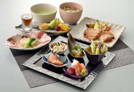 하타고 나고미 객실 내부