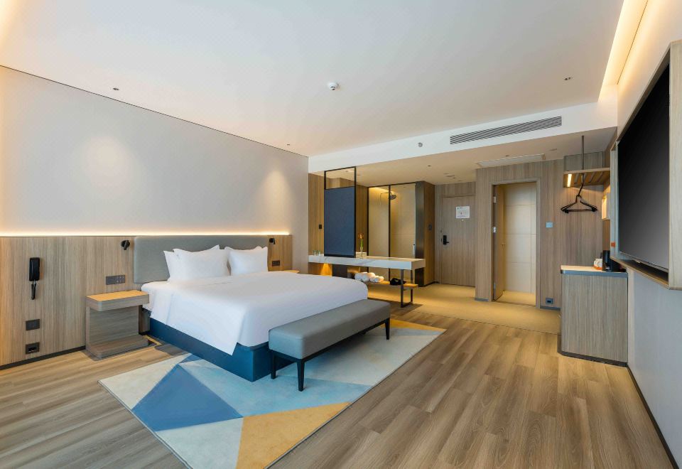 1. 홀리데이 인 익..