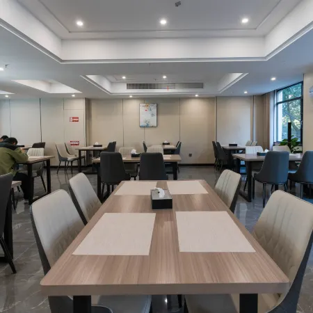 Wisdom · Ant Hotel (Ji'an Yongfeng County People's Hospital Enjiang Ancient City Branch) Отели в г. Юнфен