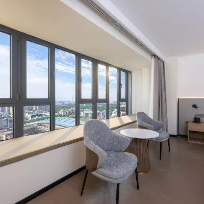 Elong R.YUN Hotel (Xi'an Chanba Financial City) Hotels near Baqiao