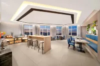 Home Inn · NEO (Yilan County Government Yida Plaza Tongjiang Road store) - 주차장