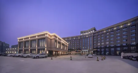 Grand Daqiao Hotel Отели рядом с достопримечательностью «Zhongshan Ferry Terminal»