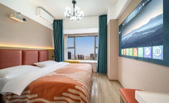 Happy Hotel (East railway station)