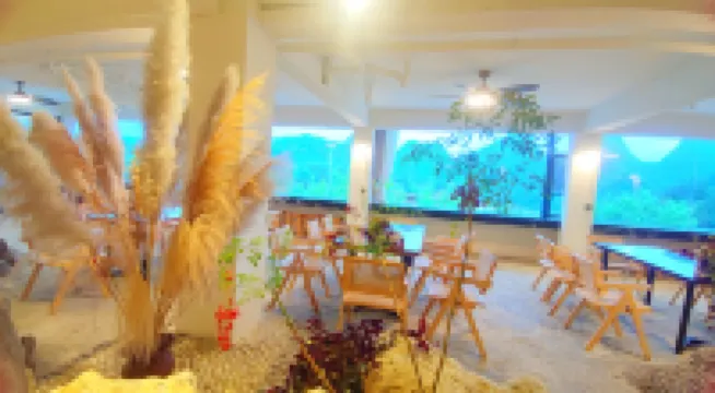 Libo Xiaoqikong Xinyue Art Flower Inn