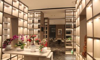 Longbao Xiyue Hotel
