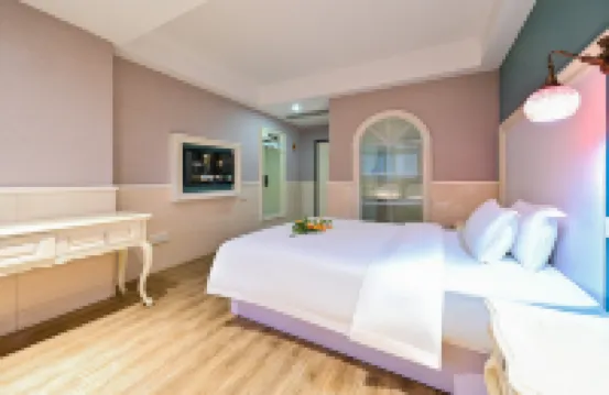 Home Inn Hotel (Fuyang Yingzhou Middle Road Erlijing Night Market)