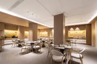 Holiday Hotel (Jinzhou Central Street Station)