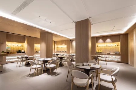 Holiday Hotel (Jinzhou Central Street Station) Отели рядом с достопримечательностью «Liaoning University of Technology»