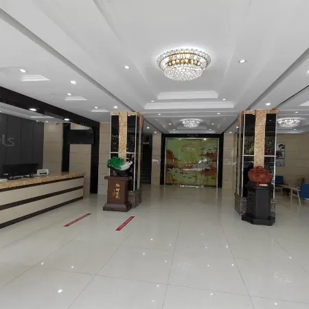 Junyi Chain Hotel (Anqing Tongcheng City Transportation Hub Center Tongcheng Station)