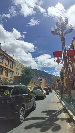 Penglai Hotel Отели в г. Басу