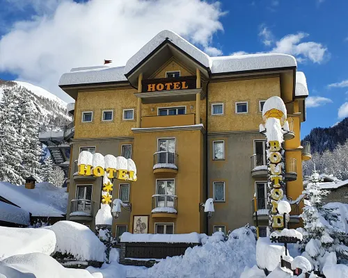 Hotel Bouton d'Or - Courmayeur Hotels near Pra Neyron