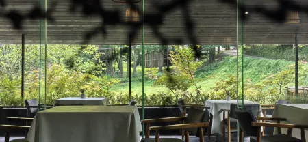 Roads Hotel Tsingcheng Отели рядом с достопримечательностью «Wang Guoying's Former Residence»