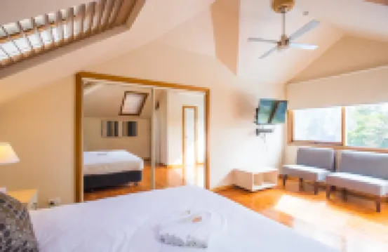 肖爾灣假日公園酒店