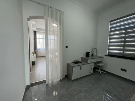 Courtyard Homestay (Renli Water Township Experience Park Store) Отели в г. Цзиси