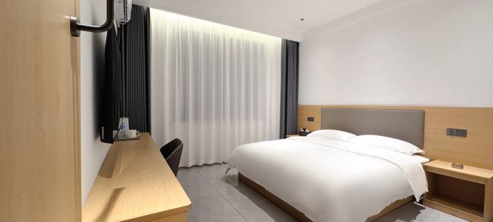 Traveler's Homestay (Lvliang Binhe Nandong Road Branch) Hotels in Lvliang