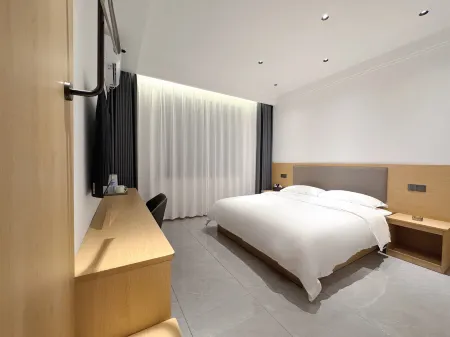 Traveler's Homestay (Lvliang Binhe Nandong Road Branch) Отели рядом с достопримечательностью «Feng Mountain Temple»