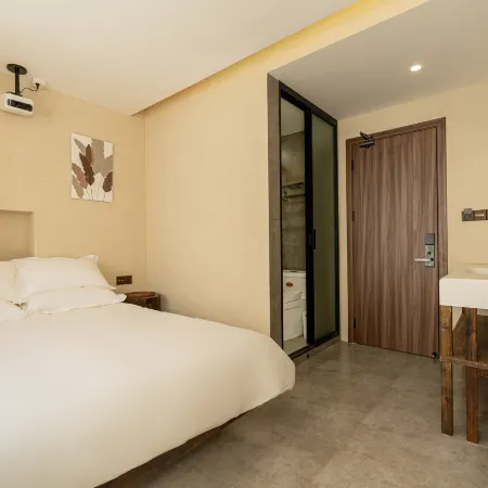 Tonglu Yaolin Yuqing Mountain Lodge Отели рядом с достопримечательностью «Руан Ши Цзинь Бич»