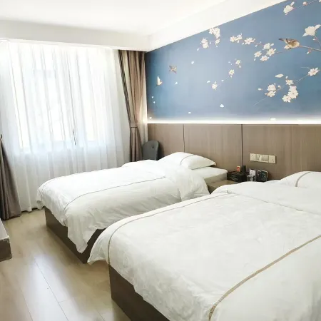 Pingwu Shuheng Business Hotel