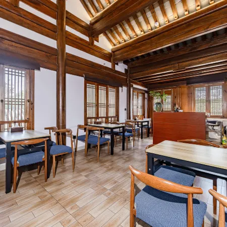 Xingyuan Hotel (Jianshui Ancient City Scenic Area)