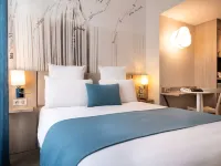 Hôtel Mercure Paris Montparnasse Raspail Hotel berhampiran Stesen Metro Vavin
