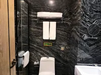 Vienna International Hotel (Shantou Chenghai Waisha Bridge)