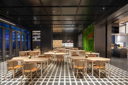 EVEN Hotel Shanghai Hongqiao CBD Отели рядом с достопримечательностью «Zhuzhai Guan Yu’s Temple»