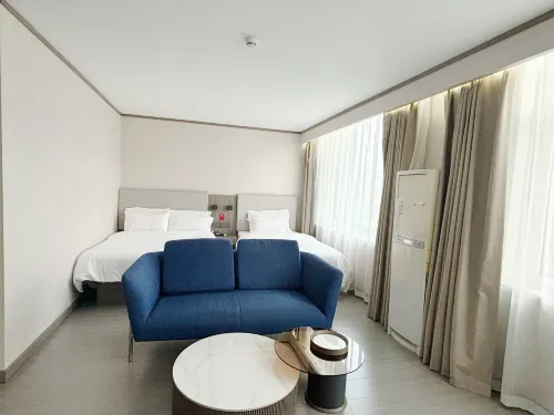 Elan Hotel (Jilin Huadian Municipal Government Branch) - parking