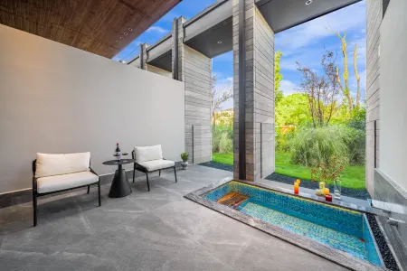 South the Taihu Lake Songmo  Hotel (Taihu Yueliangwan Branch) Отели рядом с достопримечательностью «Qiucheng City Ruins»