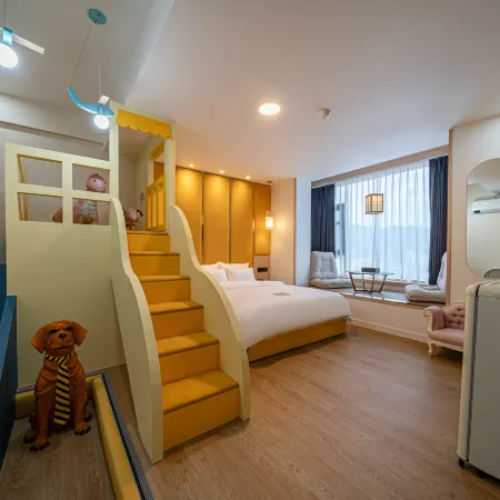 Geoje-si Hound Hotel Jangseungpo