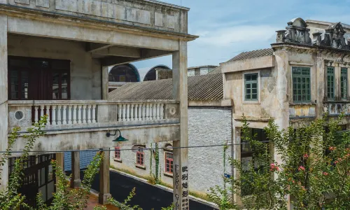Meet Arcade Building Hotels