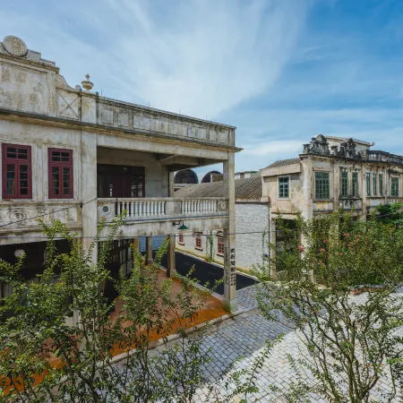 Meet Arcade Building Hotels