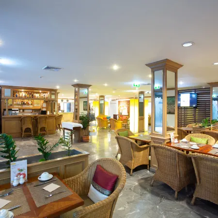 The Tarntawan Hotel Surawong Bangkok Отели рядом с достопримечательностью «Комплекс Чамчури Сквэр»