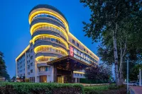Rezen Dong Hotel (Baodingshi Chaoyang Beidajie Baobai Shopping Plaza) - parking