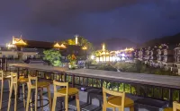 Changxia Jiuju - Mangshi Koi Viewing | Designer's Sojourn Villa (Dai Ethnic Ancient Town Store) - Mountain view