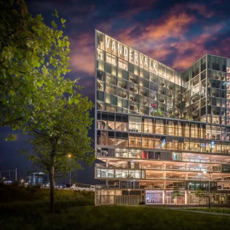 Van der Valk Hotel Amsterdam Zuidas -Rai Отели рядом с достопримечательностью «Зяудерамстел»
