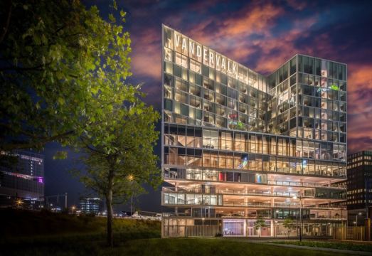 5. 반 데 팔크 호..