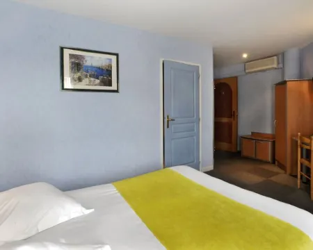 The Originals City, Hôtel des Arènes, Saintes Hotels in Saintes