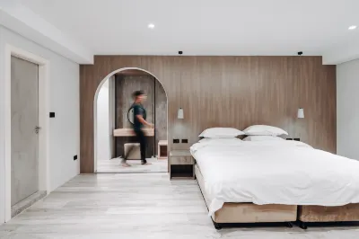 Chapter127 Hotels in Chihkan Tower