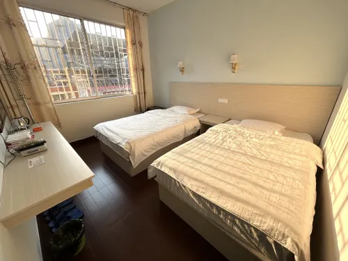 Yangshuo Shuangjie Hotel