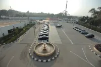 Pyramids Park Resort Cairo - parking