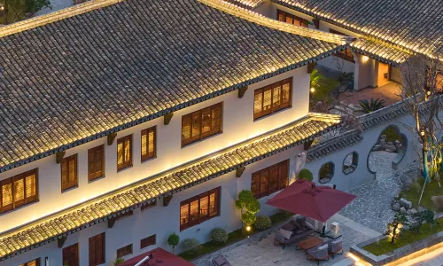 Floral Lux Hotel·Simple and Rustic hotel